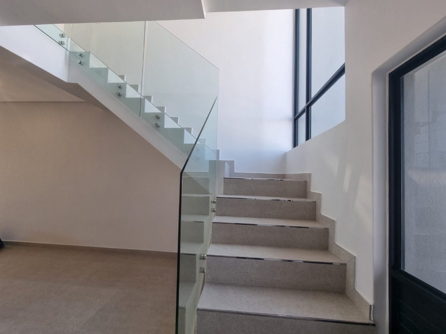 4 Bedroom Property for Sale in Sandown Western Cape